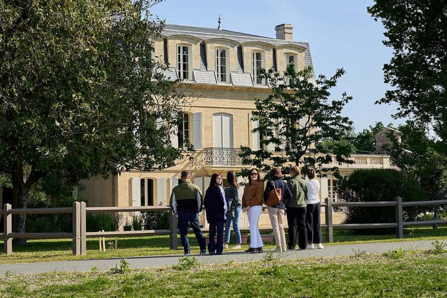 Bordeaux: Saint-Emilion and Medoc Full-Day Wine Experience - Saint-Émilion: stone lanes before the first tasting