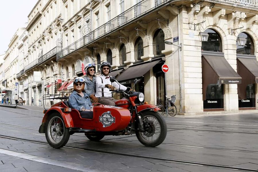 Bordeaux: Sightseeing by Side Car - Place des Quinconces and Bordeaux’s grand scale