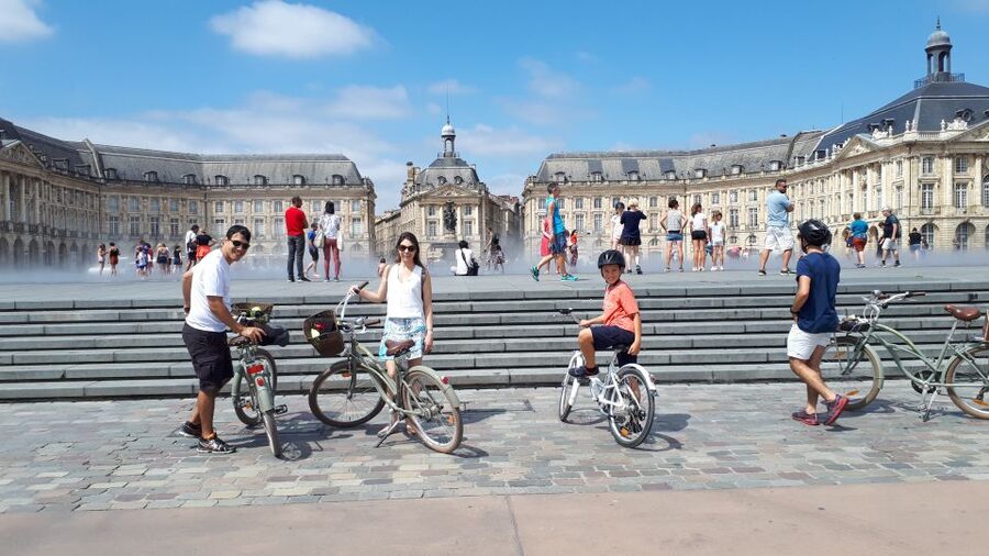 Bordeaux: Top Landmarks & Historic Bike Tour - Chartrons and the old wine trade