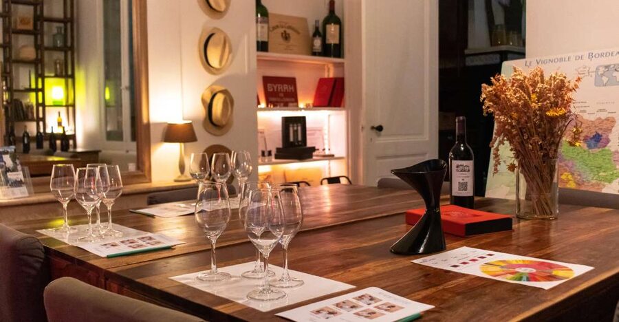 Bordeaux:Wine Masterclass & Blending workshop with appetizer - What makes the small group useful