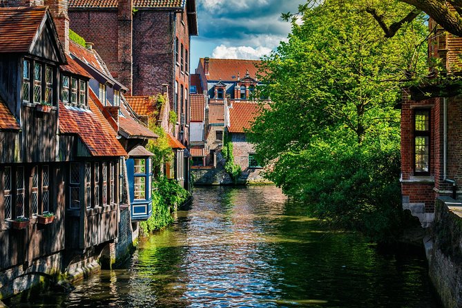 Bruges Guided or Audio Trip with Canal Cruise Option from Paris - How to use your free time well