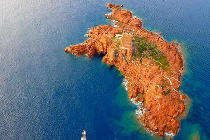 Calanques de l'Estérel - Departure from AGAY - Who will enjoy this most?