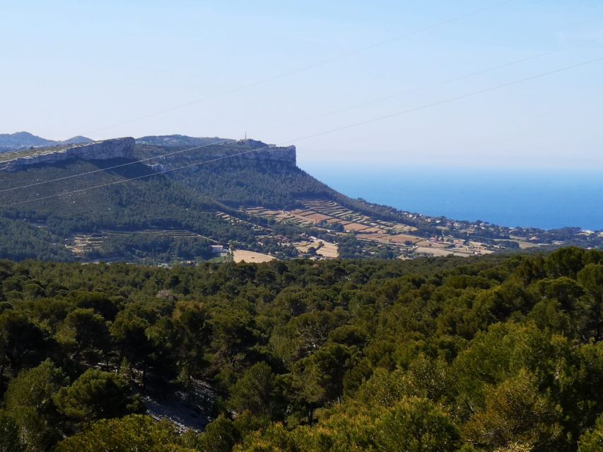 Calanques National Park: E-Mountain Bike with Virtual Guide - Following the virtual guide through the park