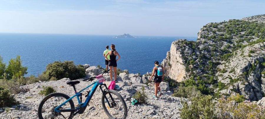 Calanques National Park: E-Mountain Bike with Virtual Guide - Riding toward the creeks of Cassis