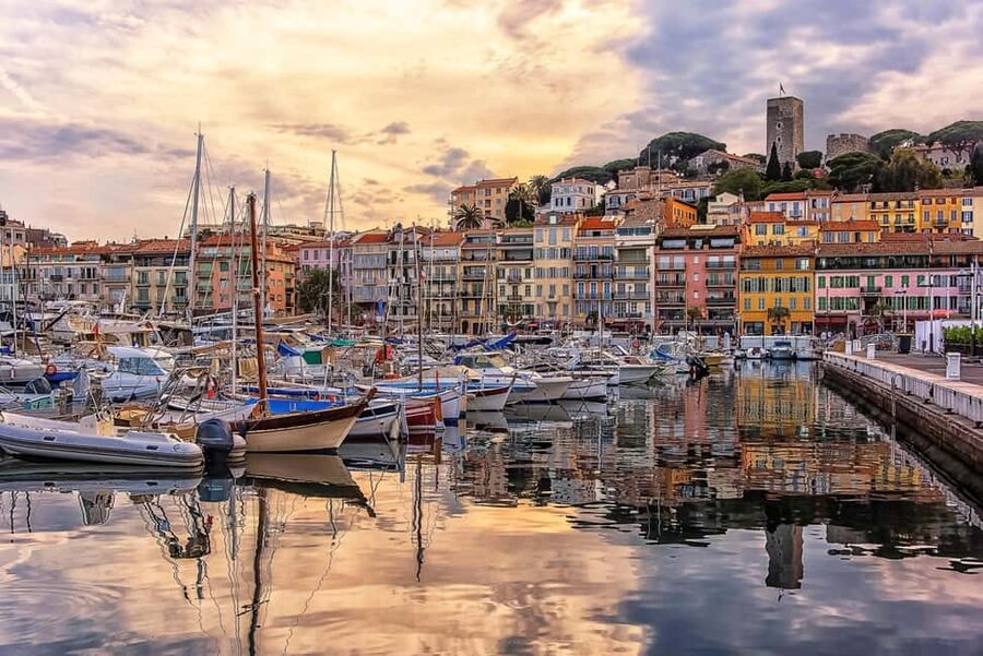 Cannes: City Tour in a Vintage Bus - The final city drive ties the route together