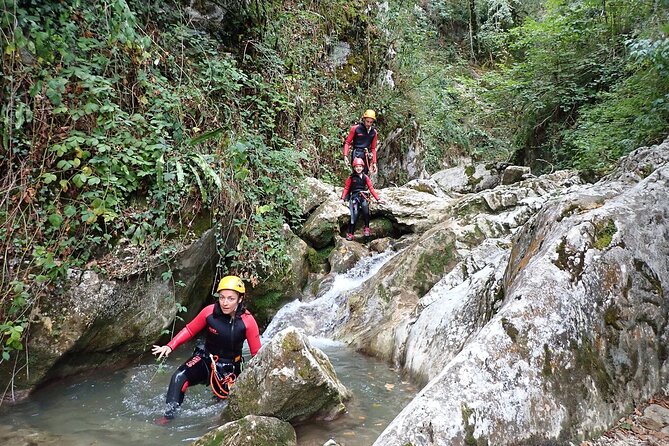 Canyoning discovery in the Vercors - Grenoble - What the guide adds to the experience