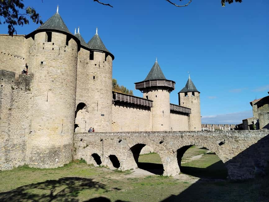 Carcassonne: Private Guided Tour of the Medieval Fortress - Why a private tour helps at Carcassonne
