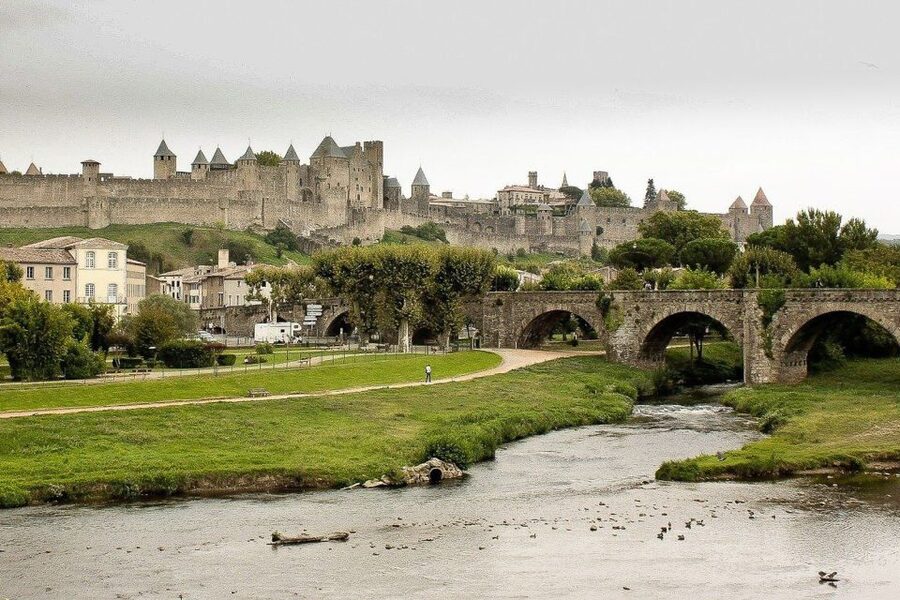 Carcassonne: Private Guided Tour of the Medieval Fortress - The two-hour walk through the medieval Cité