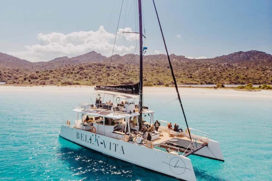 Catamaran day excursion - Booking, cancellation, and language notes