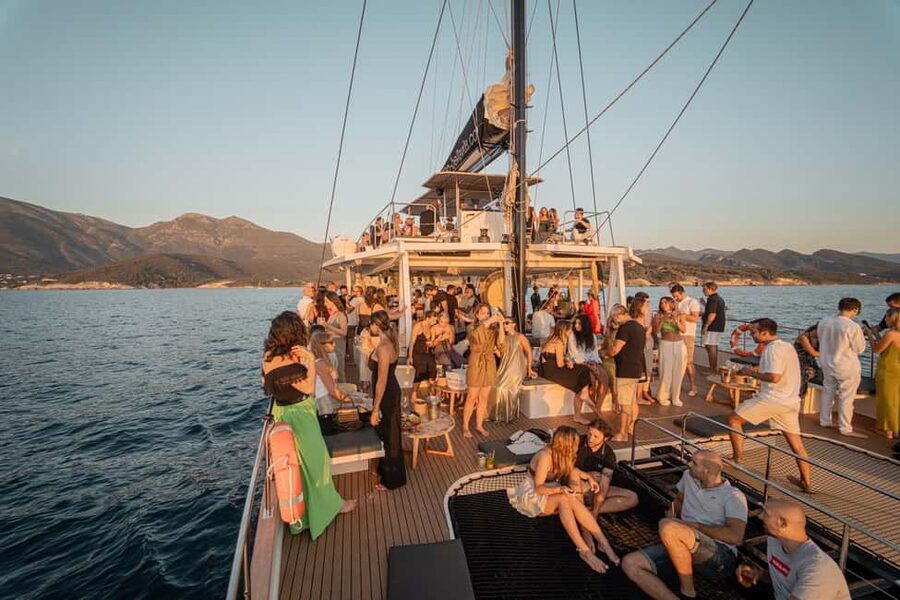 Catamaran half-day excursion - Who should book the Bella Vita?