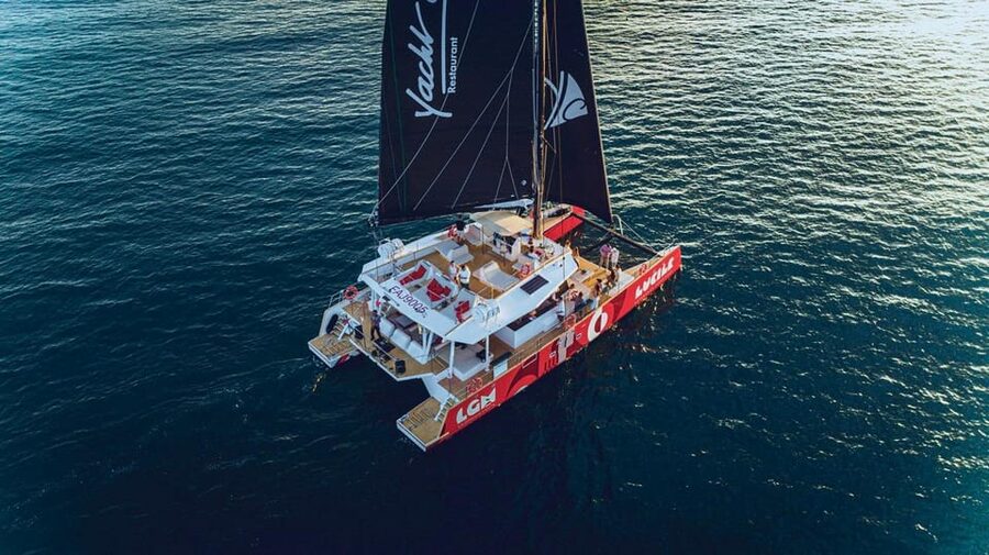 Catamaran Lucile | Sunday brunch - Who will enjoy this Sunday cruise most