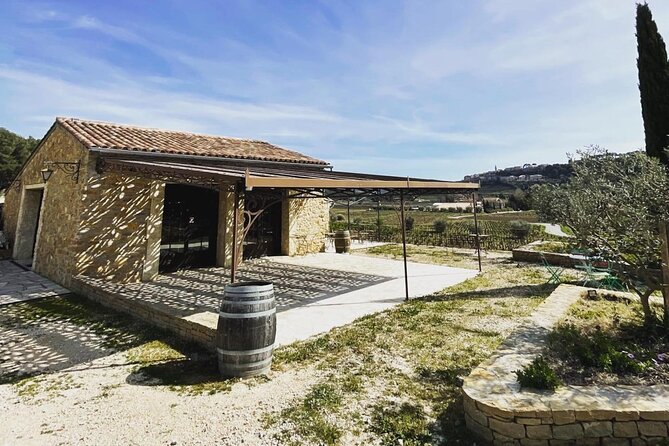 Cellar Visit & Bandol Wine Tasting (in French) - Why the small group matters