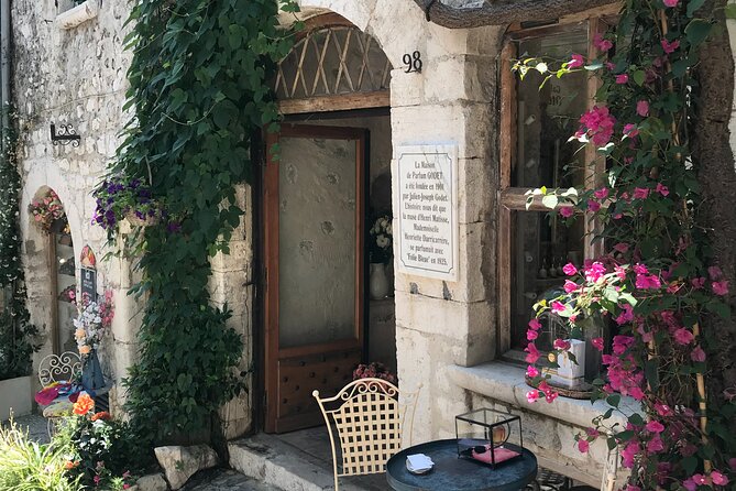 Certified tour guide-Most Exhaustive French Riviera private tour - Saint-Paul-de-Vence: art behind medieval walls