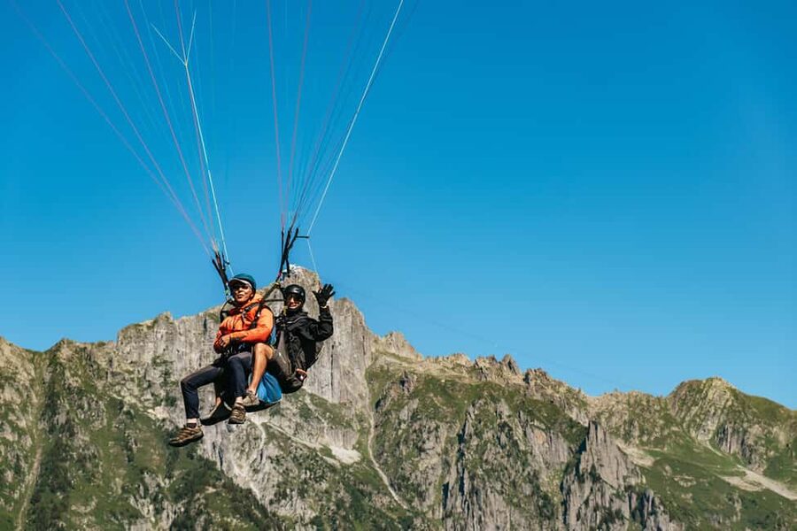 Chamonix: Tandem Paragliding Flight - Reaching Le Brévent by cable car