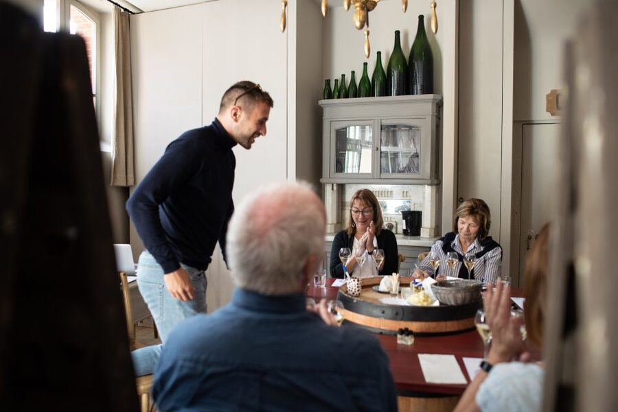 Champagne: Champagne Tasting Class with Lunch - Arriving at Le Clos Corbier in Aÿ-Champagne