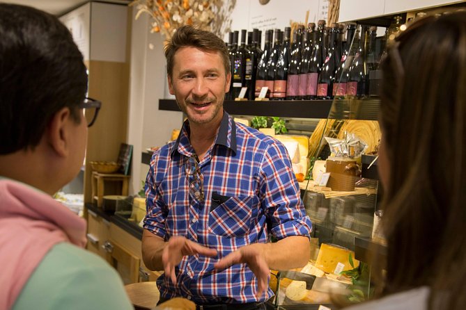 Cheese and Wine Tasting in the Latin Quarter with Chef Alex - Meeting Catherine and entering Rue Mouffetard