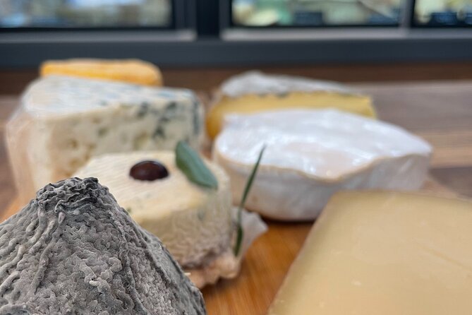 Cheese & Wine Tasting in Montmartre with a Local Cheesemonger - Booking and cancellation details worth knowing