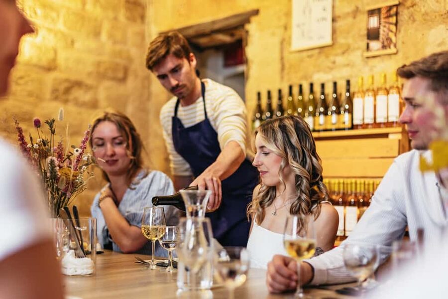 Cheese & Wine Tasting in Montmartre with Local Cheesemonger - Key points at a glance