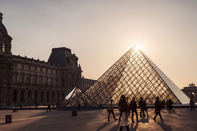 Closing Time at the Louvre: The Mona Lisa at her Most Peaceful - Why a late Louvre visit can work so well