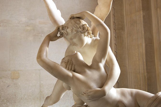 Closing Time at the Louvre: The Mona Lisa at her Most Peaceful - Greek sculpture: Venus de Milo and Winged Victory