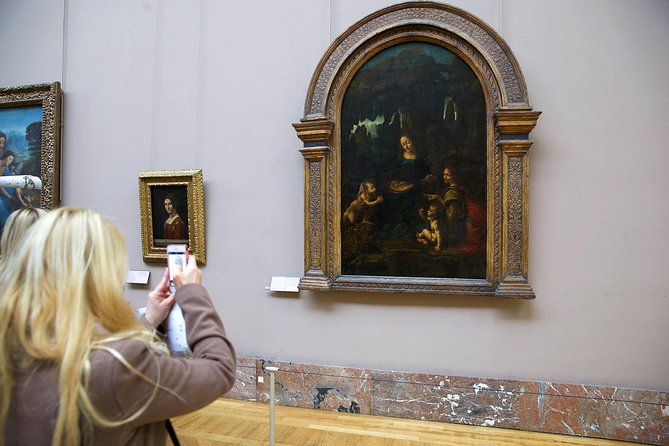 Closing Time at the Louvre: The Mona Lisa at her Most Peaceful - The Mona Lisa at the end of the route