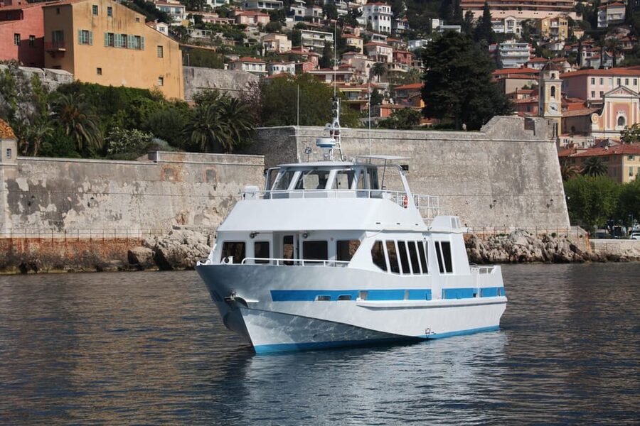 Coastal boat tour from Villefranche-Sur-Mer to Monaco - Commentary, language, and what you really get