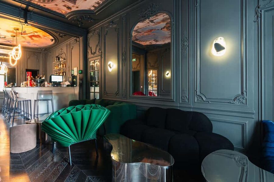 Cocktails lessons in Speakeasy - Built cocktails bring the lesson back to basics