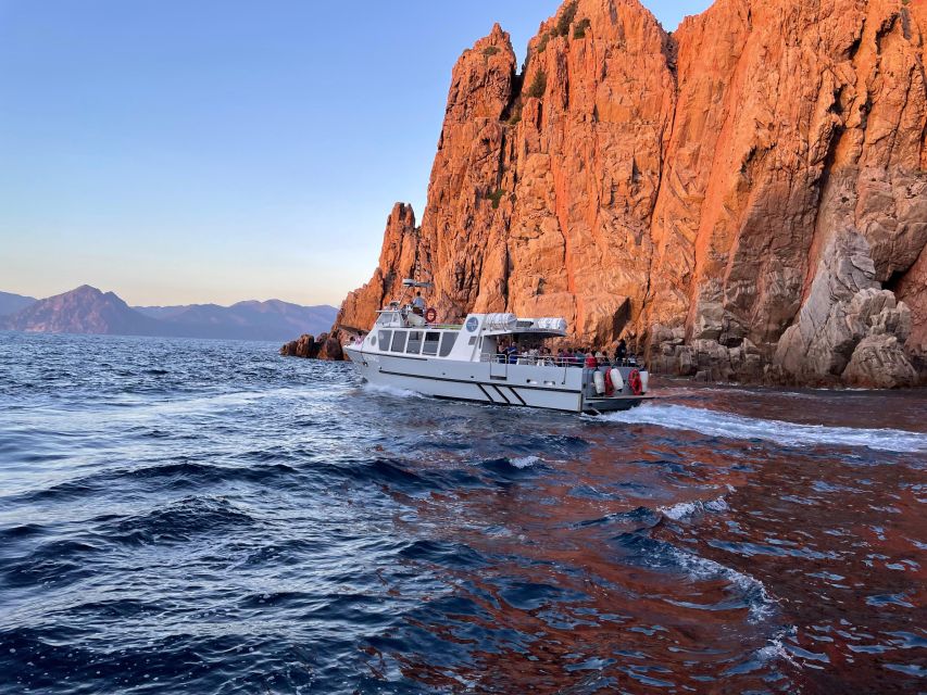 Croisière visite des Calanques de Piana Baignade en vedette - Arone Beach brings a pause in the scenery