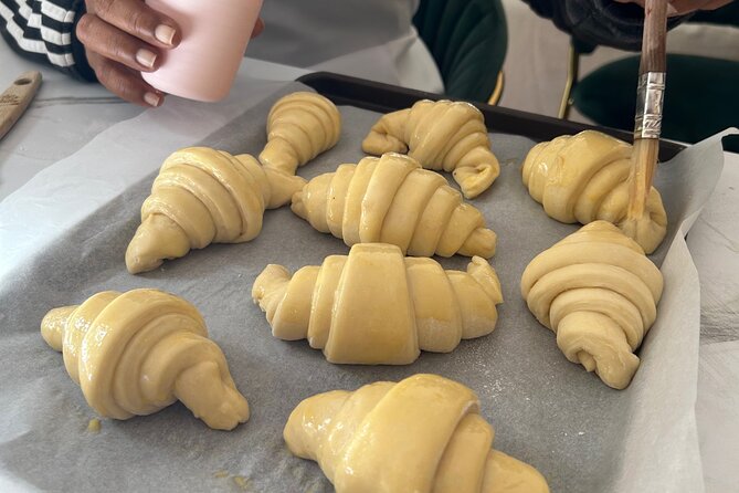 Croissants and pains au chocolat with a pastry chef in Paris - Who should book this experience?