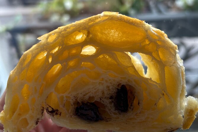 Croissants and pains au chocolat with a pastry chef in Paris - What you learn from dough to golden pastry