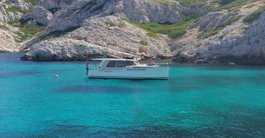 Cruise, Coffee and Swimming in the Calanques of Frioul - The 30-minute crossing through Marseille harbor