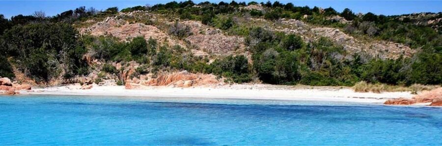 Day cruise to the Cerbicales & Lavezzi Islands with lunch - Lunch at a Lavezzi cove around noon