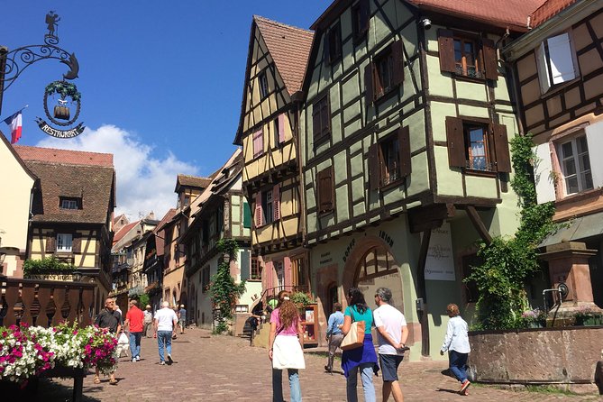 Day trip: Colmar, Haut-Koenigsbourg, Riquewihr and Kaysersberg - Riquewihr combines lunch with the wine-route atmosphere
