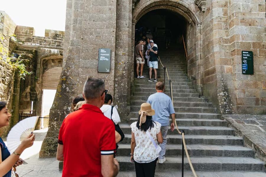 Day Trip to Mont-Saint-Michel from Paris - Food, weather, and seasonal timing
