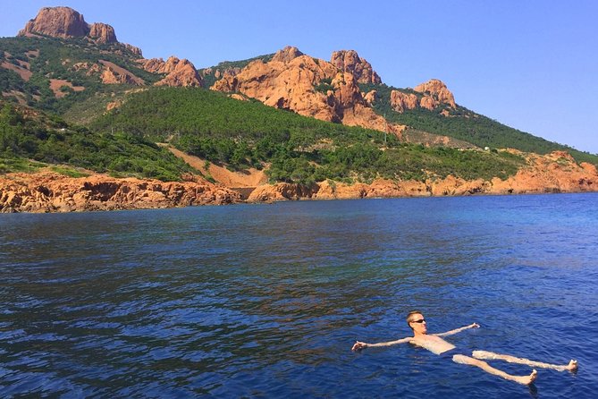 Departure from Fréjus: Estérel, Calanques and red rocks - Price, group size, and what you receive