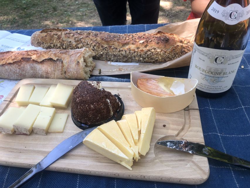 Dijon: Cheese and Burgundy Wine Tasting Workshop - The guide makes the difference