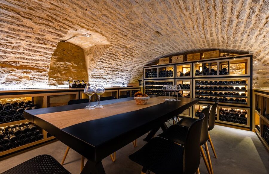 Dijon: La Cave du Palais Burgundy Wine Tasting Experience - How the guide shapes the afternoon