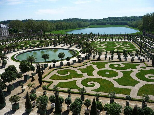 Discover Versailles on electric 2-wheelers (Yes to PRM) - Key points to know before you book
