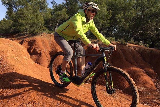 E-Bike tour of Sainte Victoire Mountain, Aix-en-Provence - The return: downhill relief and tree-lined paths