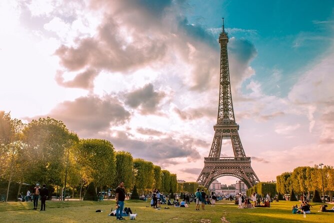 Eiffel Tower Access to 2nd Floor and Summit by Lift - Is It Really Skip-the-Line Access?