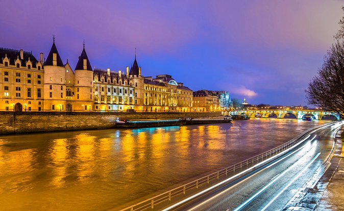 Eiffel Tower and City Tour by Bus with Seine River Cruise Option - The coach route through Paris landmarks