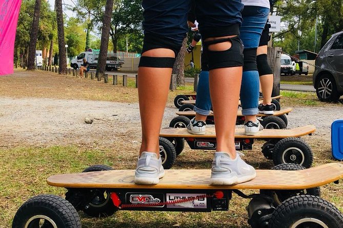 Electric cross skate initiation from 6 years old - Learning electric skating at Camping Yelloh! Village Sylvamar