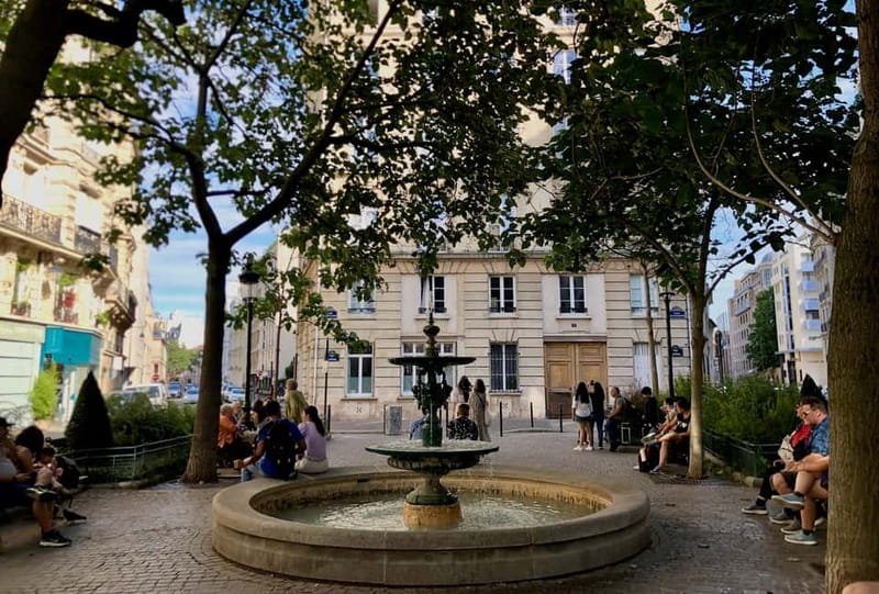 Emily inspired walking tour - Meeting Emily at Place Colette