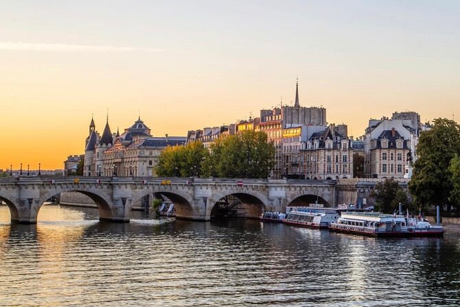Escape game on the Île de la Cité - Notre-Dame, from architecture to identity