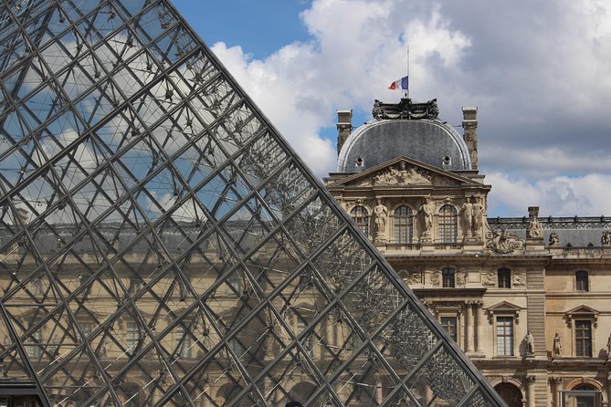 Exclusive Semi-Private Louvre Tour with Mona Lisa, Max 6 People - Guide Quality Makes the Difference