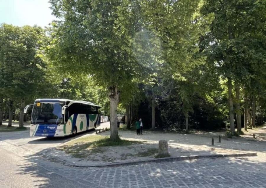 Excursion from Paris to Versailles Palace by Tootbus - Four hours for the gardens, park, and Trianon