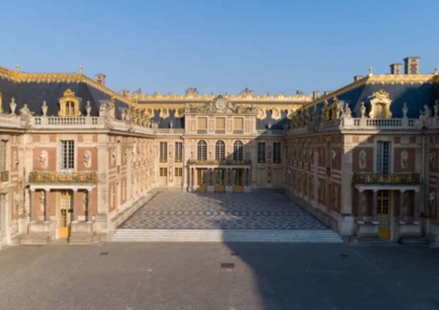 Excursion from Paris to Versailles Palace by Tootbus - Starting at 12:30 PM in central Paris