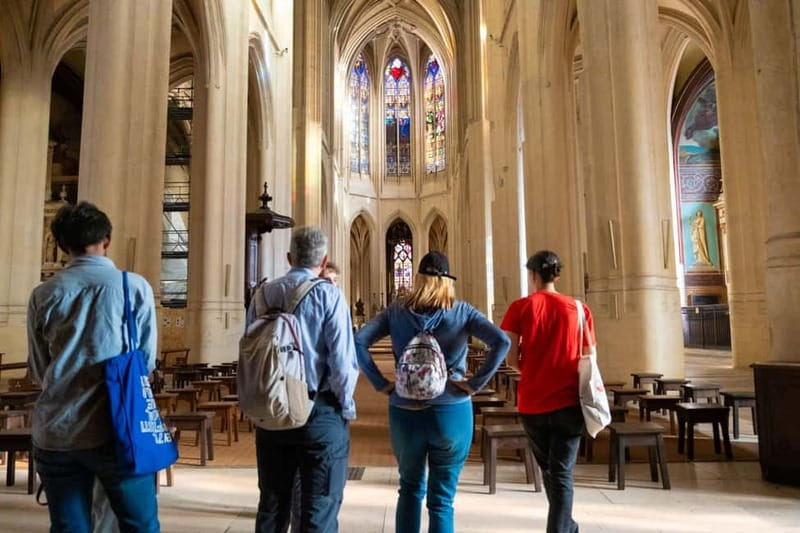 Explore the Marais: Culture, History & Hidden Gems of Paris - Street art, Hôtel de Ville and the changing neighborhood