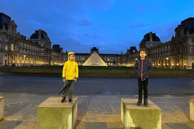 Family Friendly Louvre Museum Private Guided Tour - Seeing the Mona Lisa without losing the family