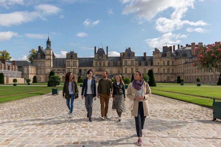 Fontainebleau & Vaux-le-Vicomte Châteaux Day Tour from Paris - What the coach ride adds to the value